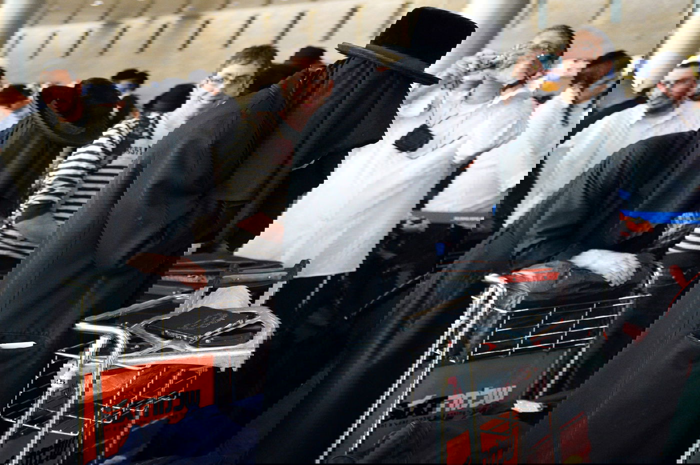 בדרך לאומן: "שאלים" נגד פריצות • תמונות