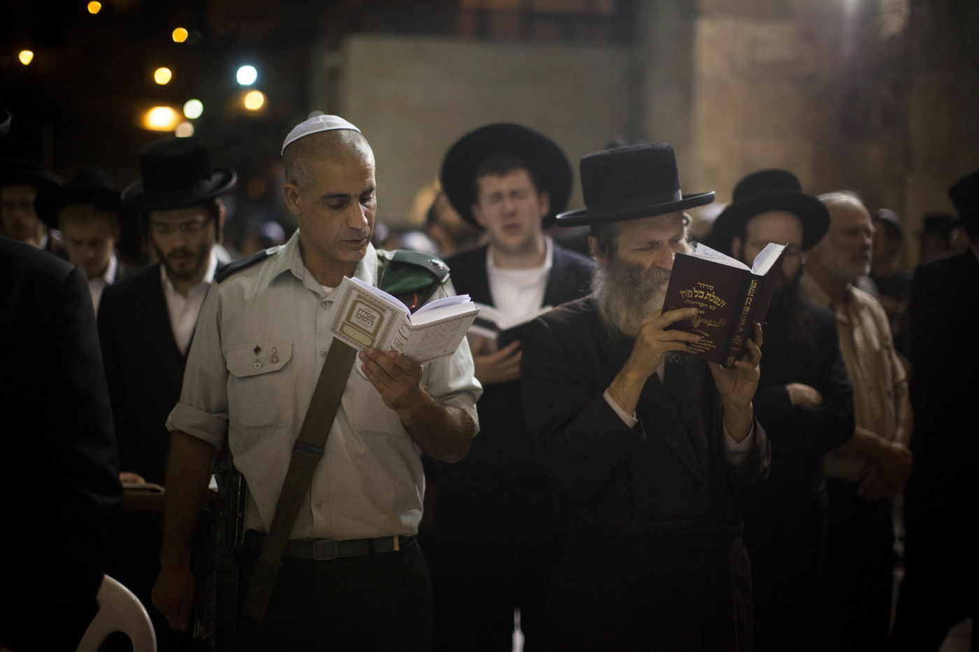 ערב ראש השנה: מבקשים סליחה בכותל המערבי • צפו