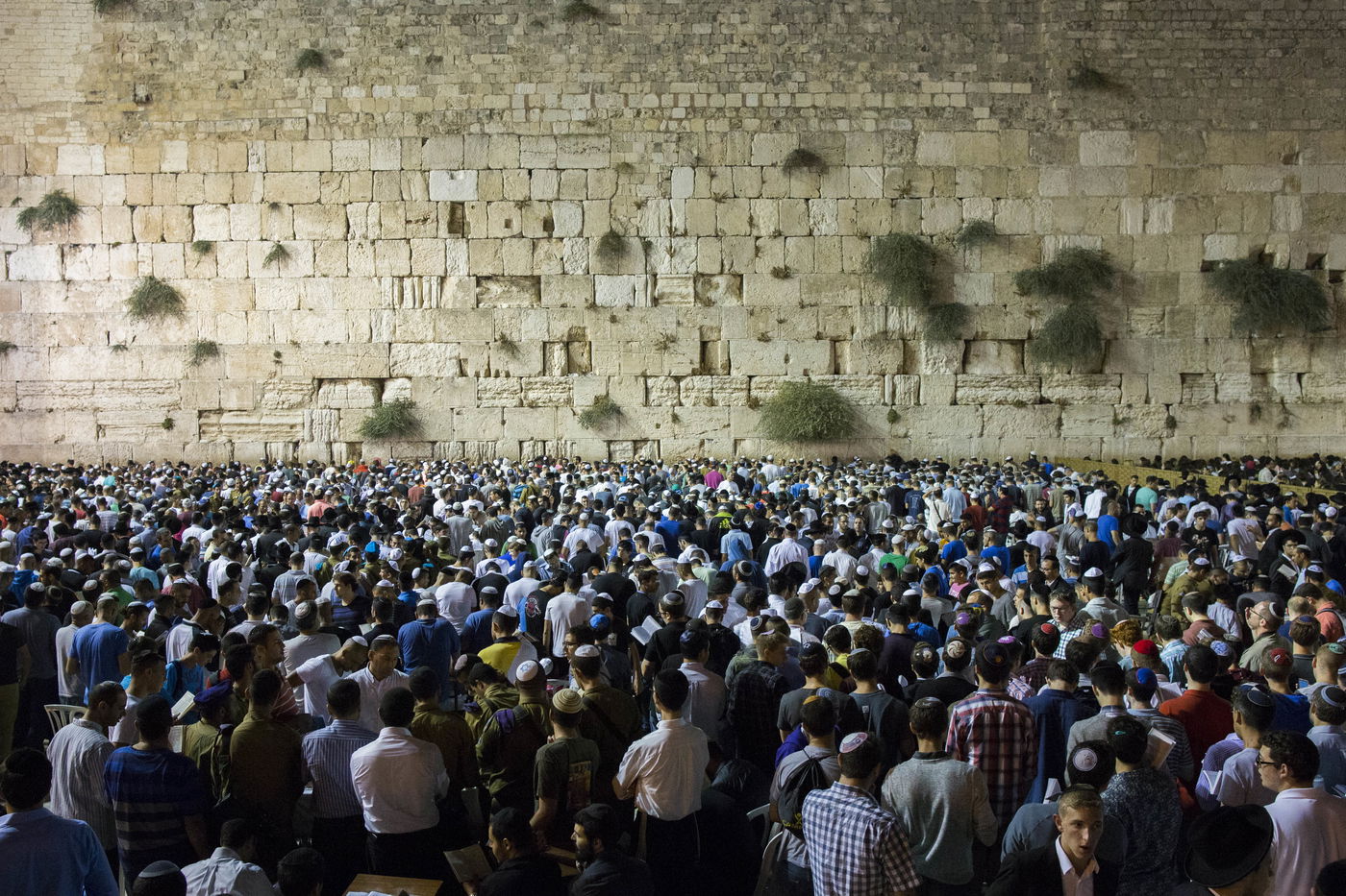 ערב ראש השנה: מבקשים סליחה בכותל המערבי • צפו
