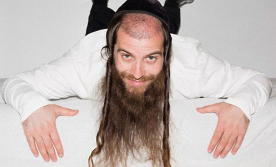 "יואל הוא איש פשוט עם חוצפה":  הדוגמן החסידי יואל וייסהאוס