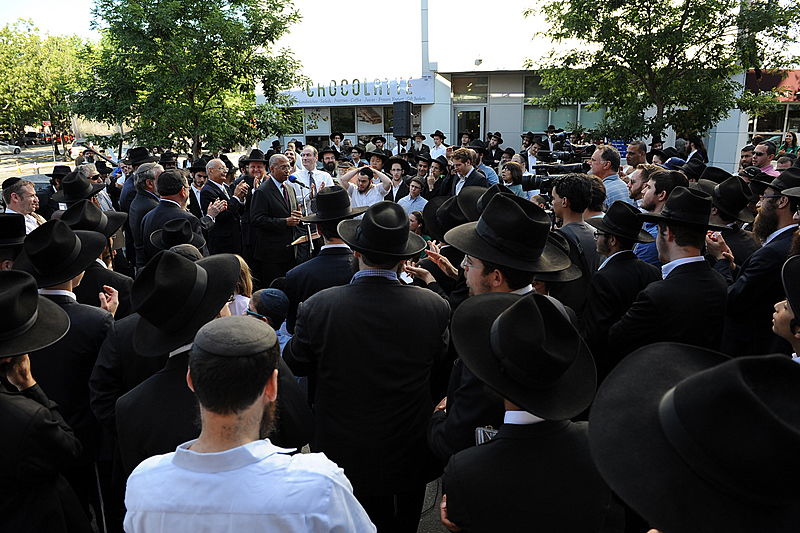 תומפסון נואם בפני החב"דניקים