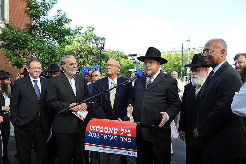 הבחירות בניו יורק: ביל תומפסון מחזר אחר קולות החב"דניקים