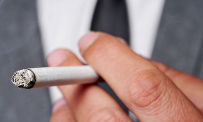 מחקר מזעזע: מעשנים מעדיפים סיגריות על ילדים