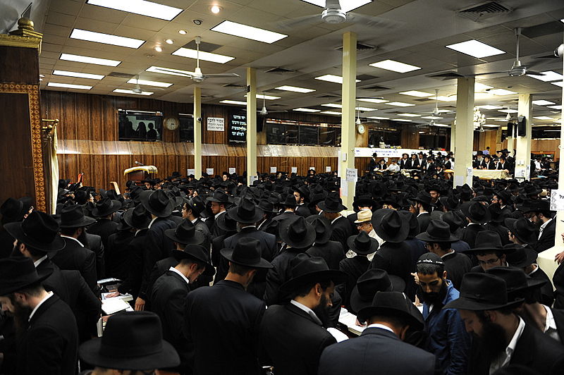 אומן של ניו יורק: אלפי בחורי ישיבות חב"ד שוהים "אצל הרבי"