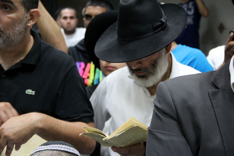 הרב אלבז בסליחות: 'מי שמקצץ יש לו שריטה'