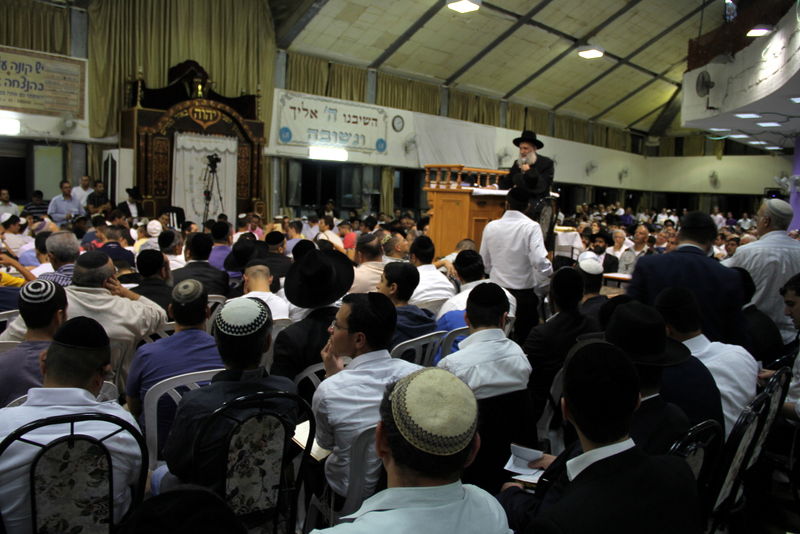 הרב אלבז בסליחות: 'מי שמקצץ יש לו שריטה'