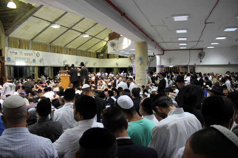 הרב אלבז בסליחות: 'מי שמקצץ יש לו שריטה'