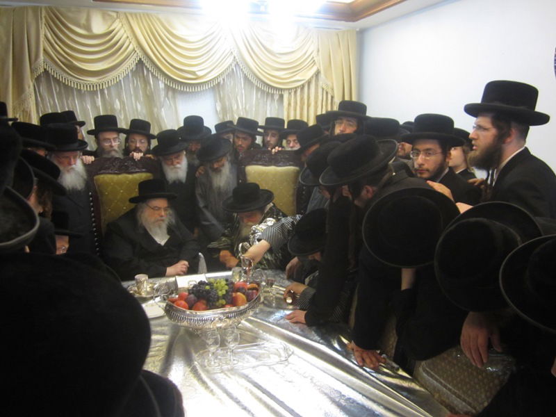 גלריה: האדמו"ר מבעלזא בביקור אצל האדמו"ר מתולדות אברהם יצחק