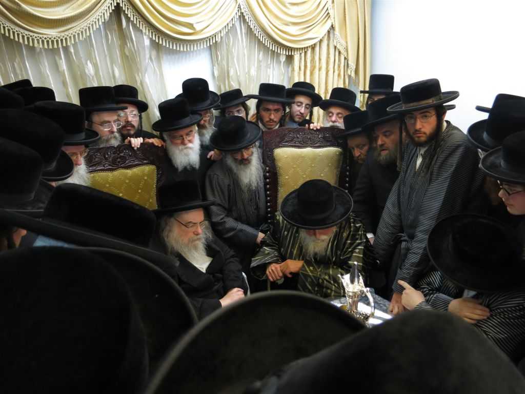 גלריה: האדמו"ר מבעלזא בביקור אצל האדמו"ר מתולדות אברהם יצחק