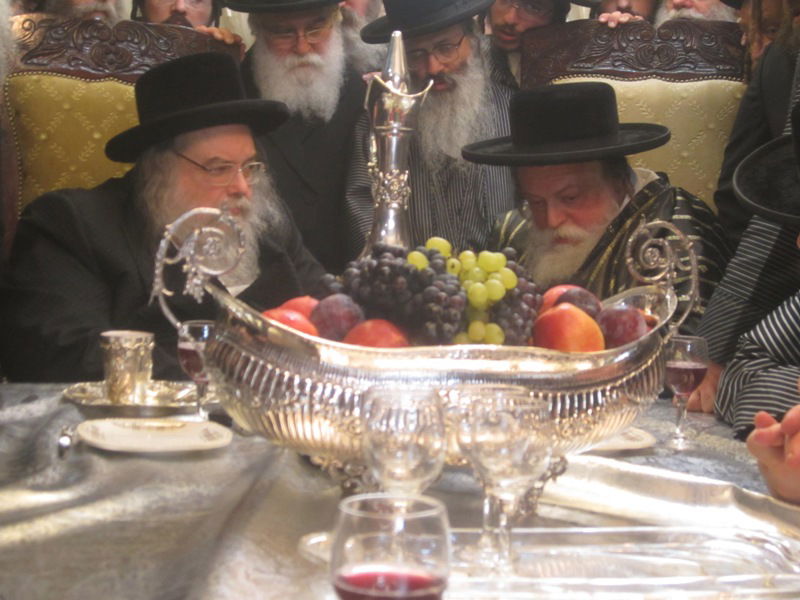 גלריה: האדמו"ר מבעלזא בביקור אצל האדמו"ר מתולדות אברהם יצחק