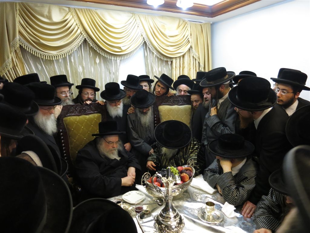 גלריה: האדמו"ר מבעלזא בביקור אצל האדמו"ר מתולדות אברהם יצחק