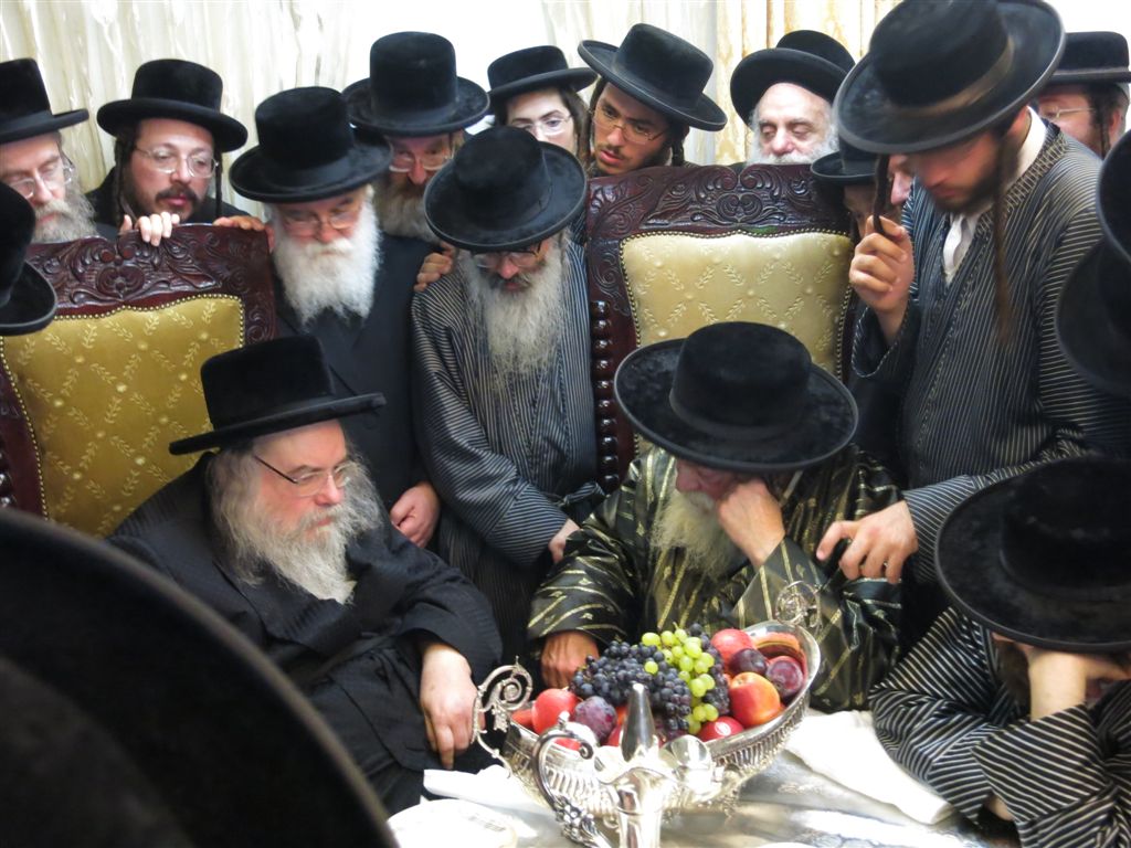 גלריה: האדמו"ר מבעלזא בביקור אצל האדמו"ר מתולדות אברהם יצחק