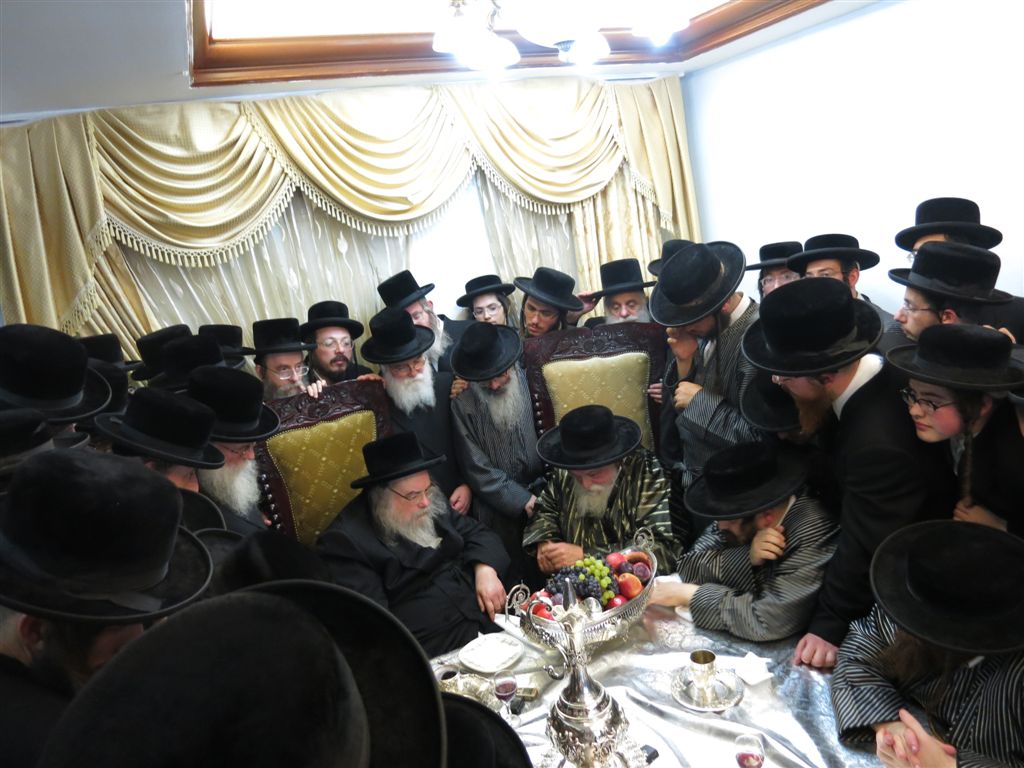 גלריה: האדמו"ר מבעלזא בביקור אצל האדמו"ר מתולדות אברהם יצחק