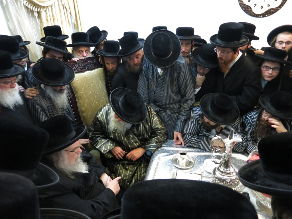 גלריה: האדמו"ר מבעלזא בביקור אצל האדמו"ר מתולדות אברהם יצחק