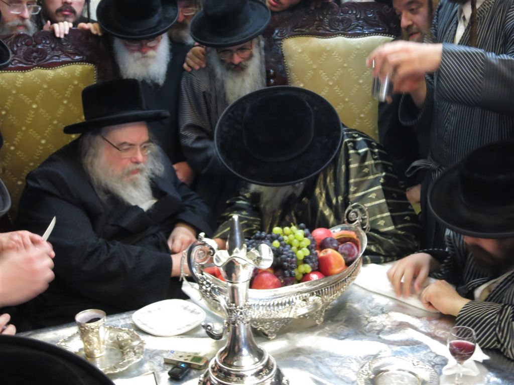 גלריה: האדמו"ר מבעלזא בביקור אצל האדמו"ר מתולדות אברהם יצחק