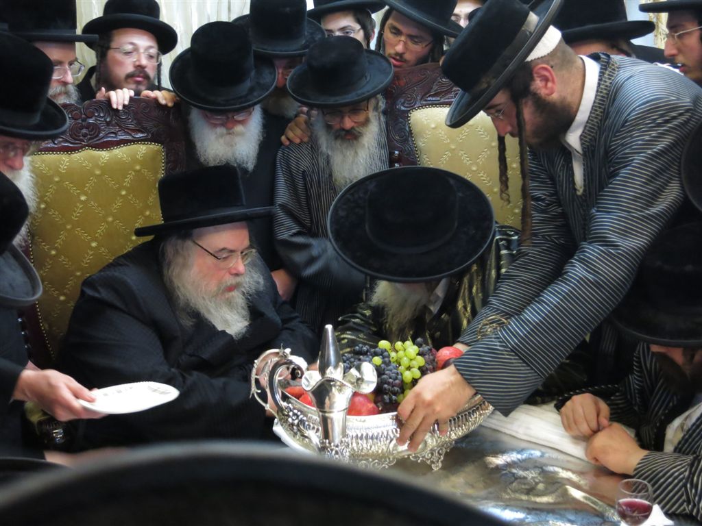 גלריה: האדמו"ר מבעלזא בביקור אצל האדמו"ר מתולדות אברהם יצחק