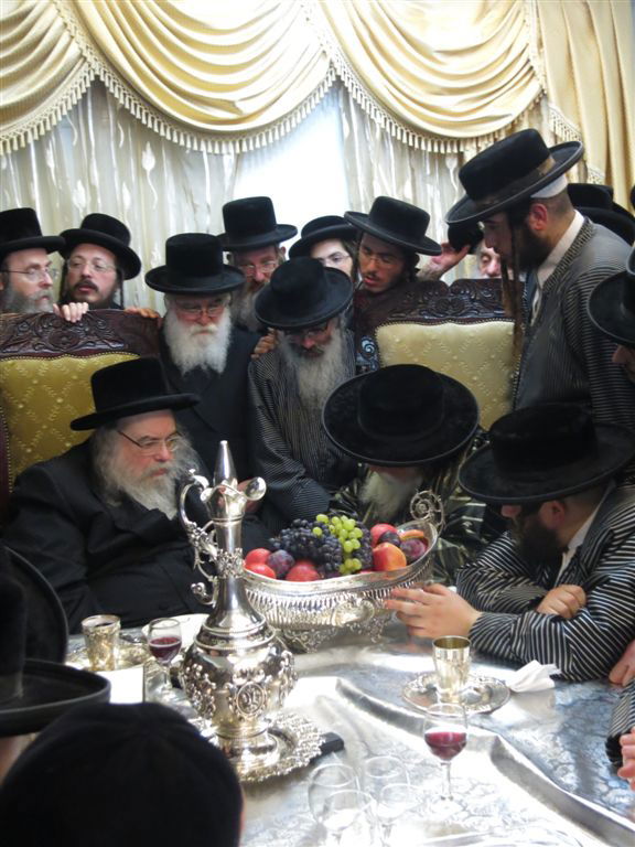 גלריה: האדמו"ר מבעלזא בביקור אצל האדמו"ר מתולדות אברהם יצחק