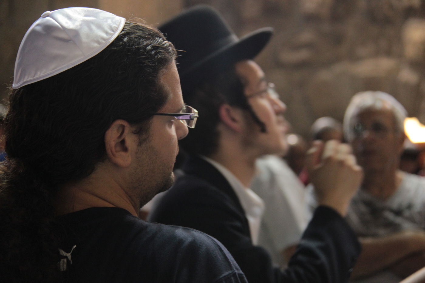 אַדִּירֵי אֲיֻמָּה, יַאְדִּירוּ: רבבות בכותל