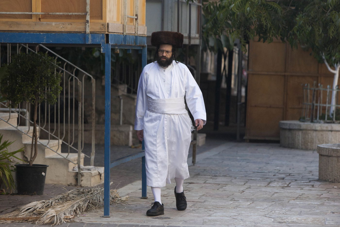 צפו בגלריה: לבושים לבן ומקבלים 40 מלקות