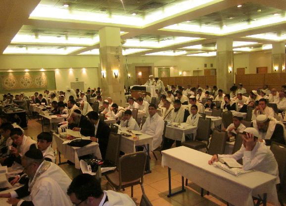 סיקור: יום כיפור במחיצת הרב שלמה עמאר