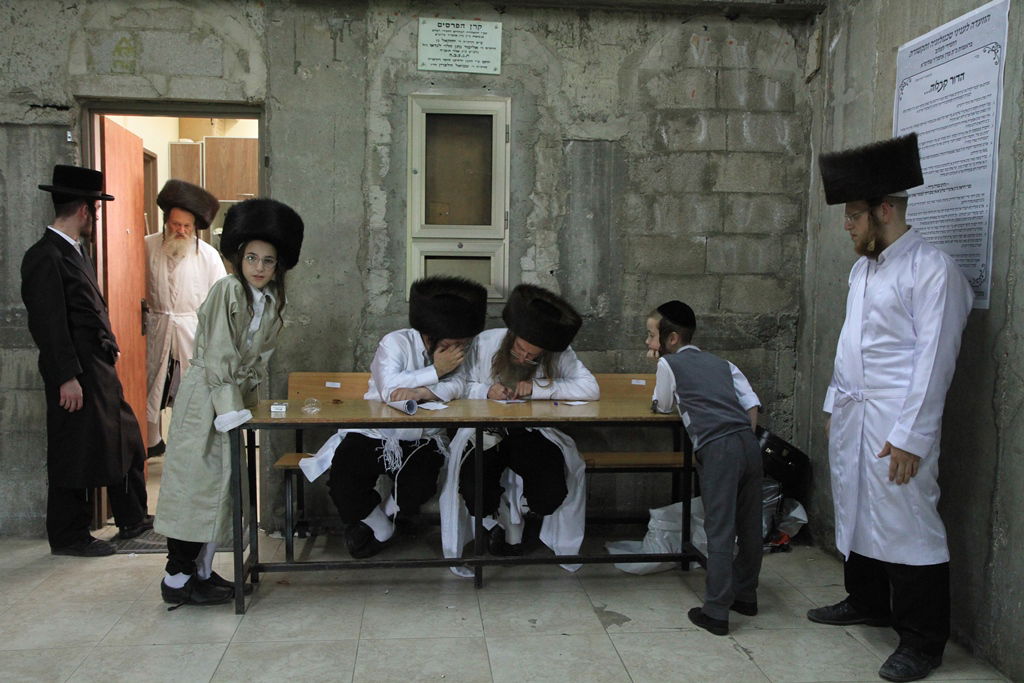 ערב יום כיפור בחצר לעלוב בבית שמש • גלריה