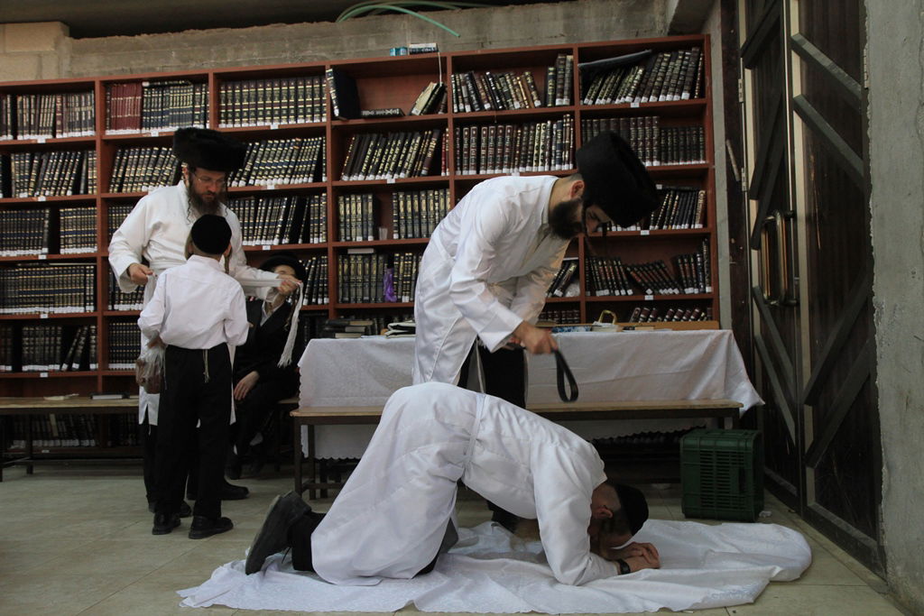 ערב יום כיפור בחצר לעלוב בבית שמש • גלריה