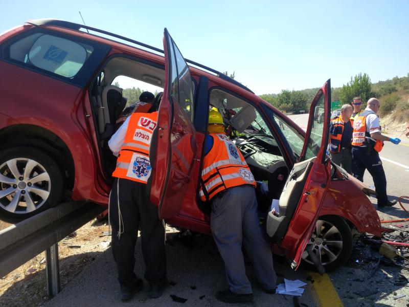 כביש 38 סמוך לבית שמש: חרדי נהרג בתאונה קשה