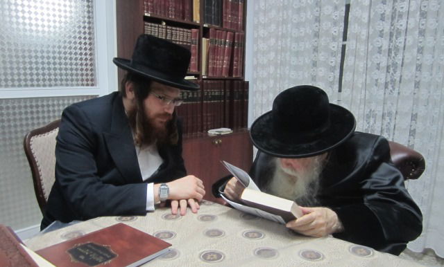 פרץ אברמוביץ עם האדמו"ר מערלוי