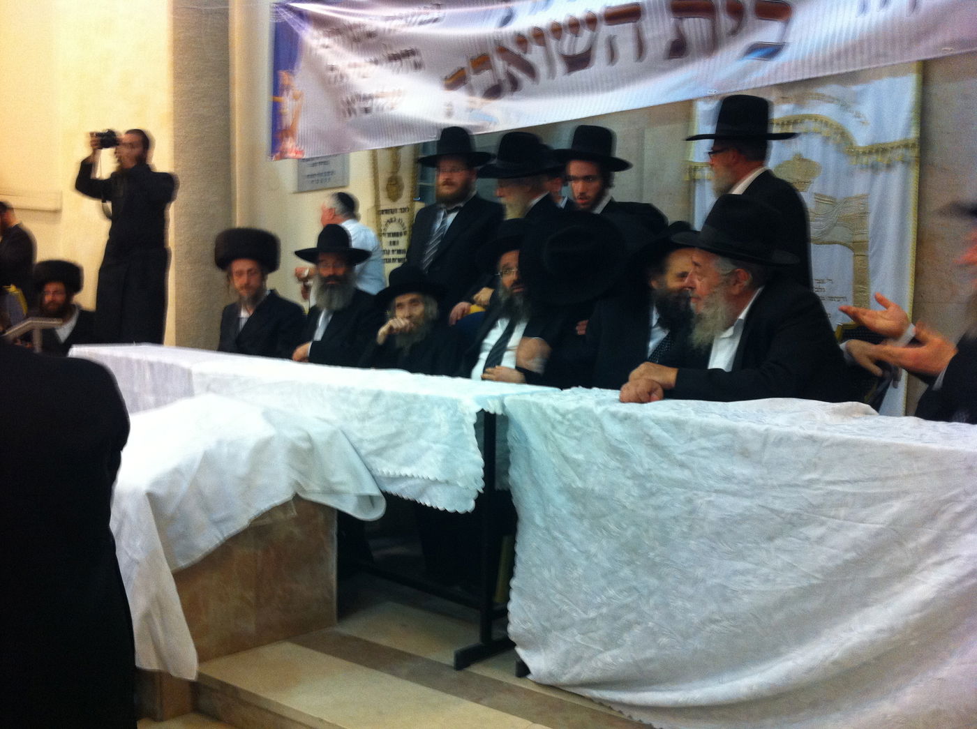 צפו: שמחת בית השואבה עם מרן הגראי"ל שטיינמן