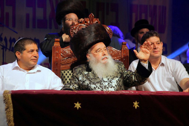 למעלה מ- 40 אלף איש בשמחת בית השואבה של חסידות מישקולץ בפתח תקוה