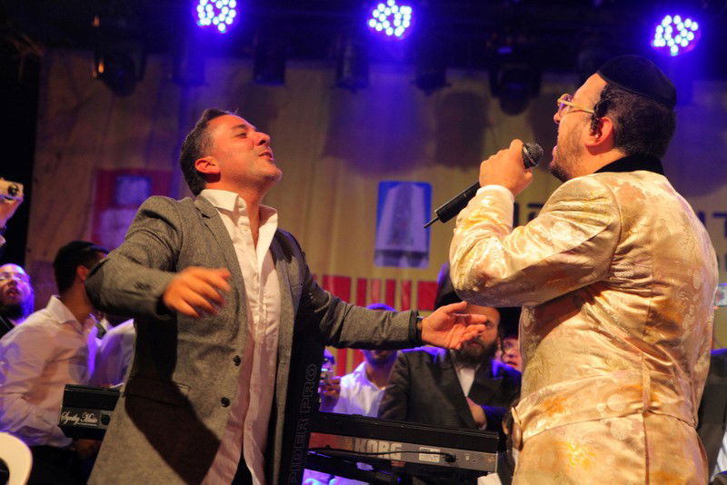 למעלה מ- 40 אלף איש בשמחת בית השואבה של חסידות מישקולץ בפתח תקוה