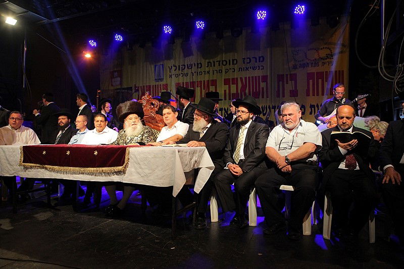 למעלה מ- 40 אלף איש בשמחת בית השואבה של חסידות מישקולץ בפתח תקוה