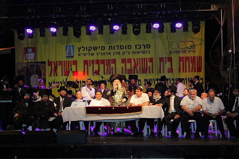 למעלה מ- 40 אלף איש בשמחת בית השואבה של חסידות מישקולץ בפתח תקוה