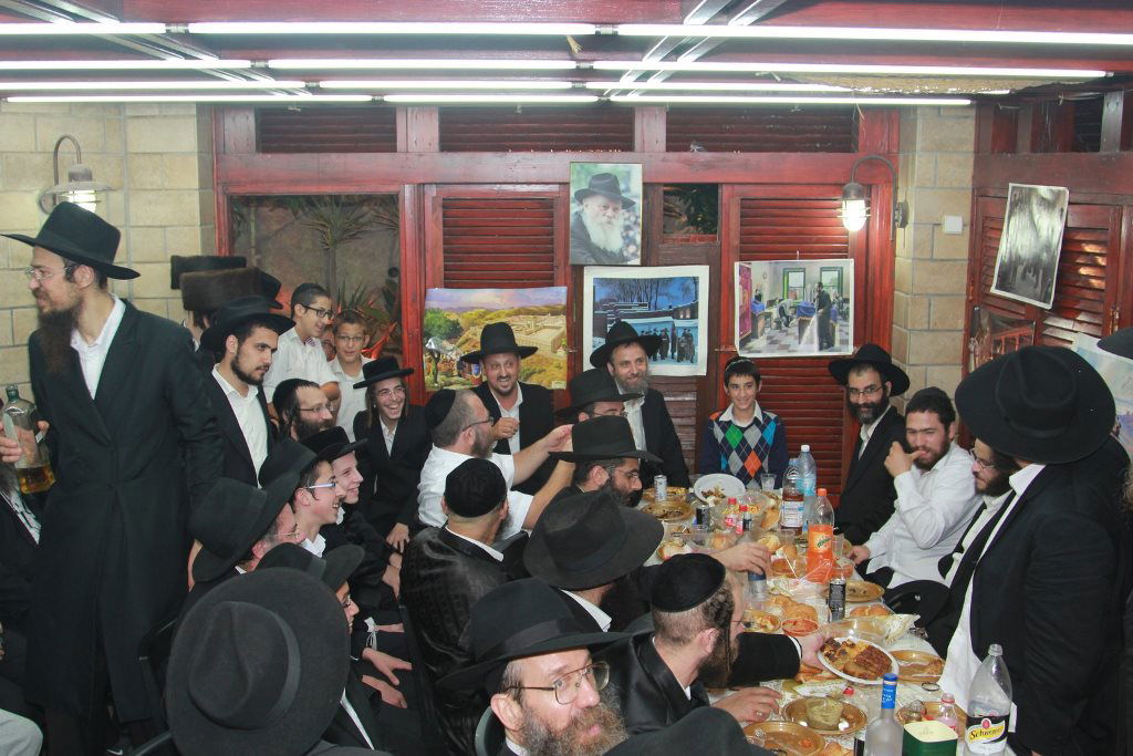 ביתר עילית: המתמודדים לעירייה השתתפו בהתוועדות חב"דית