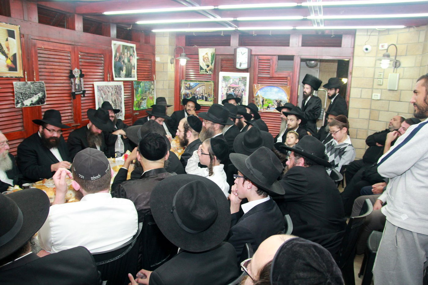 ביתר עילית: המתמודדים לעירייה השתתפו בהתוועדות חב"דית