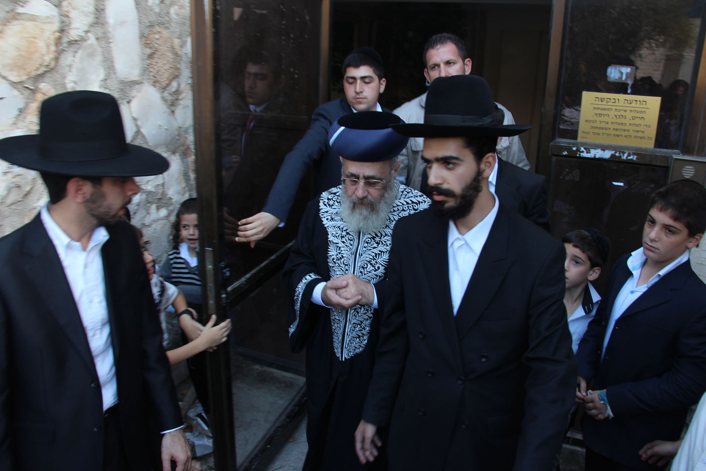 צפו: הקבלת פני רבו בסוכת הראשל"צ