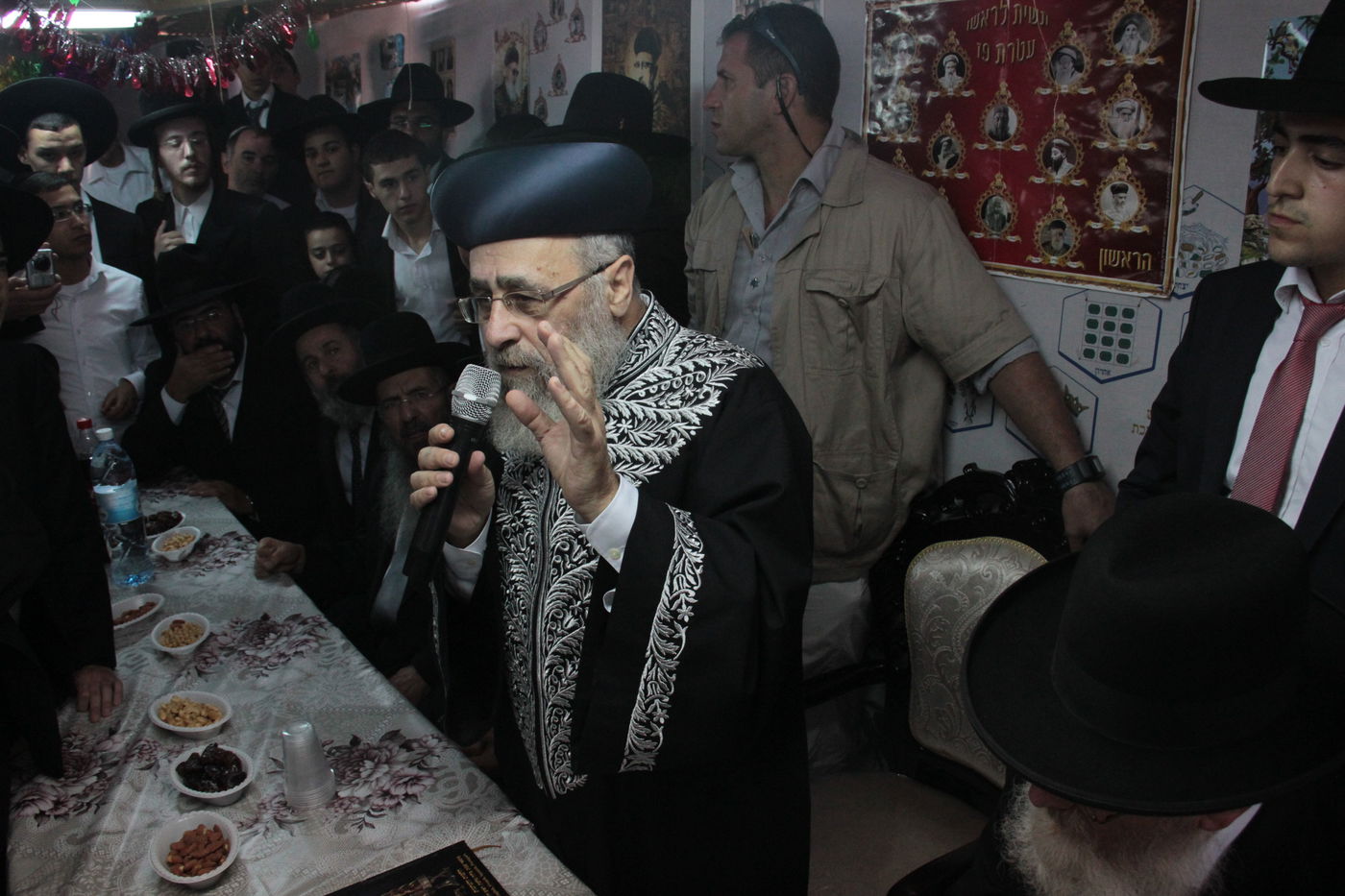 צפו: הקבלת פני רבו בסוכת הראשל"צ