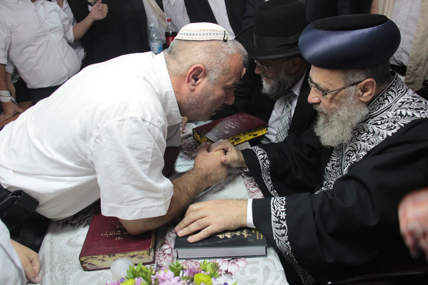 צפו: הקבלת פני רבו בסוכת הראשל"צ