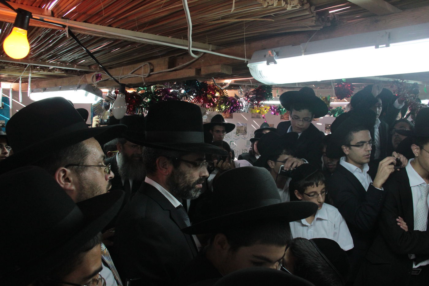 צפו: הקבלת פני רבו בסוכת הראשל"צ