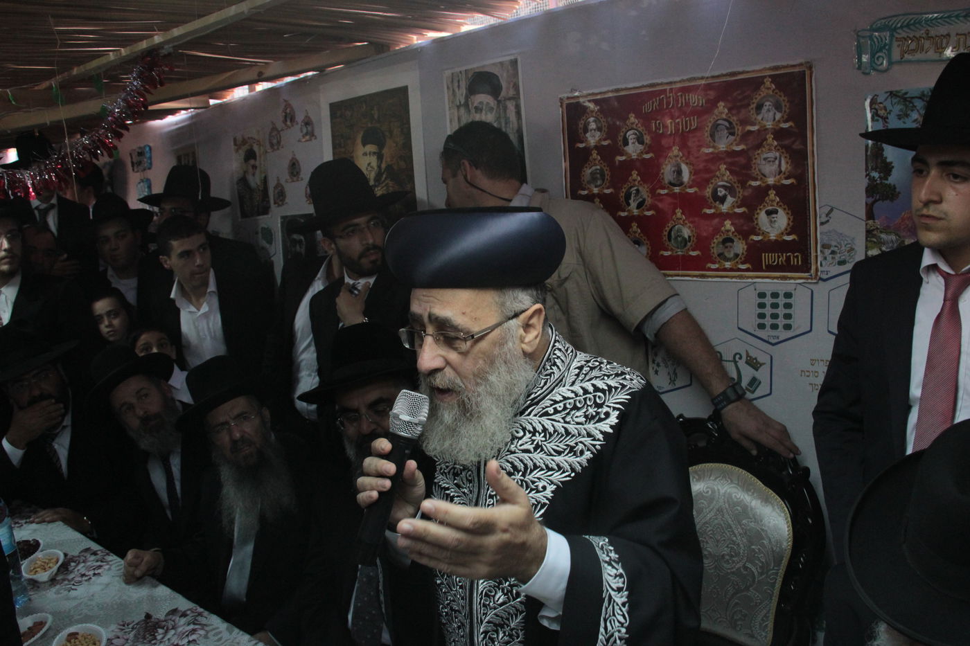 צפו: הקבלת פני רבו בסוכת הראשל"צ