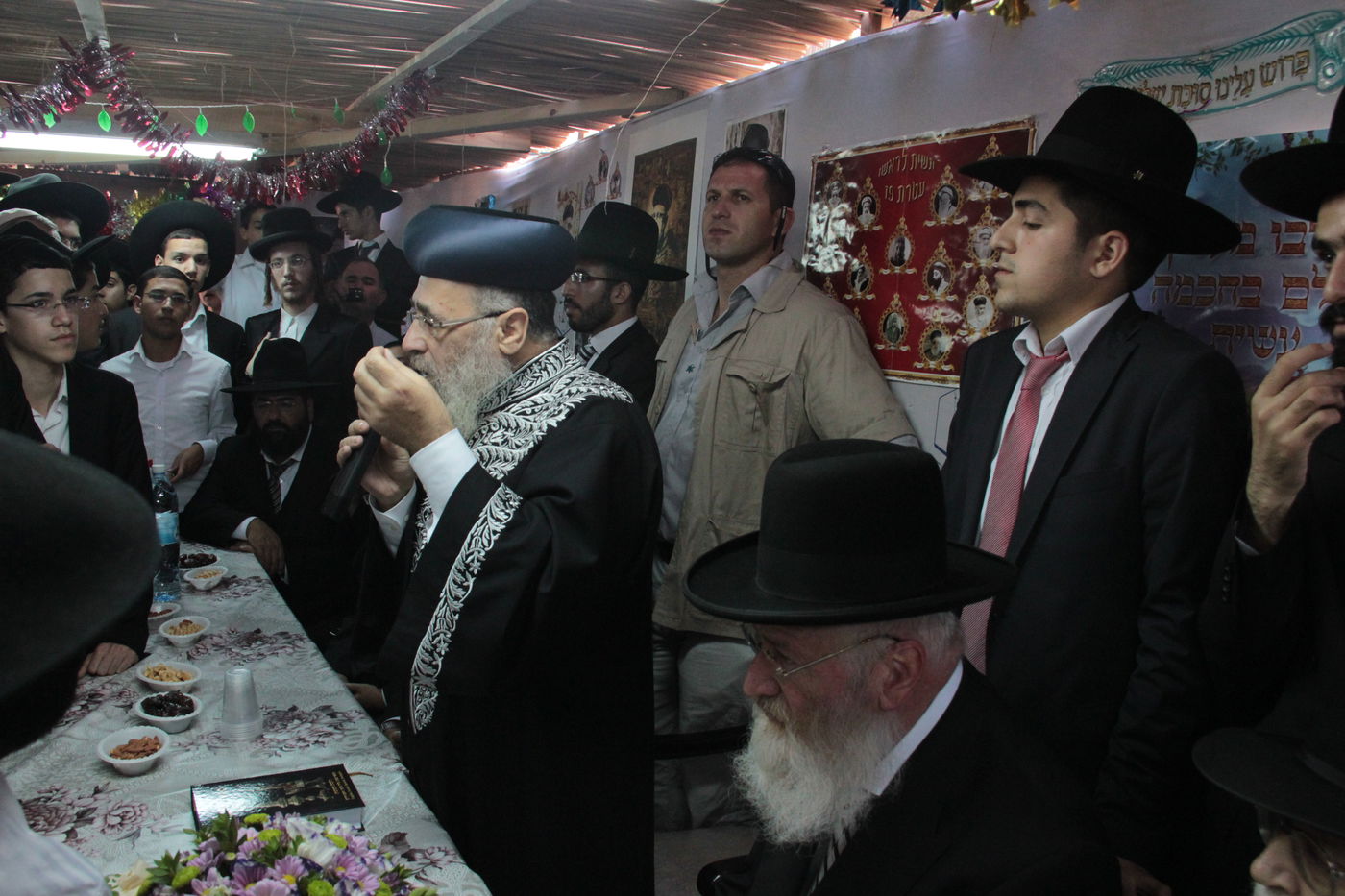 צפו: הקבלת פני רבו בסוכת הראשל"צ
