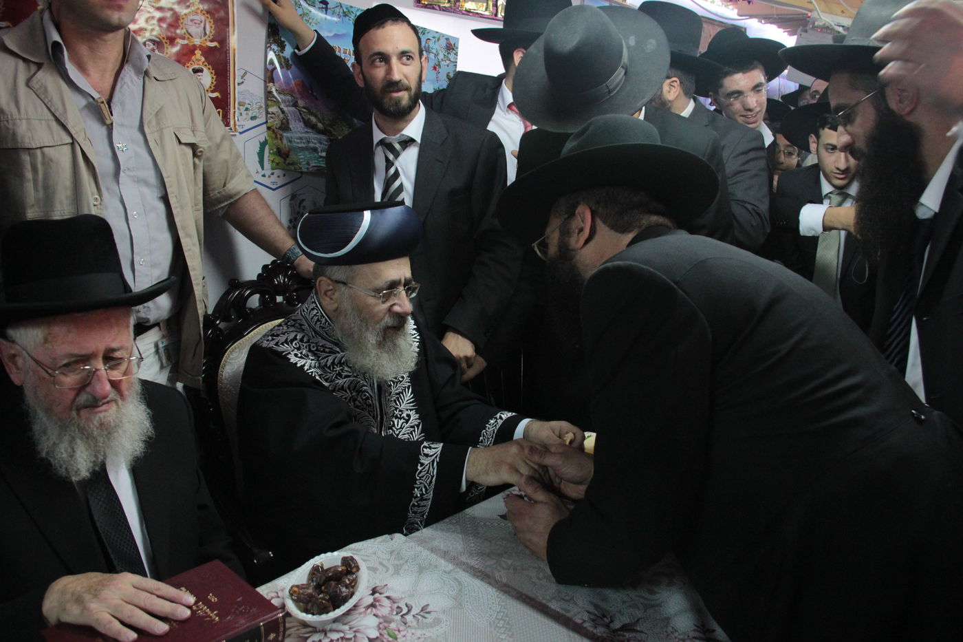 צפו: הקבלת פני רבו בסוכת הראשל"צ