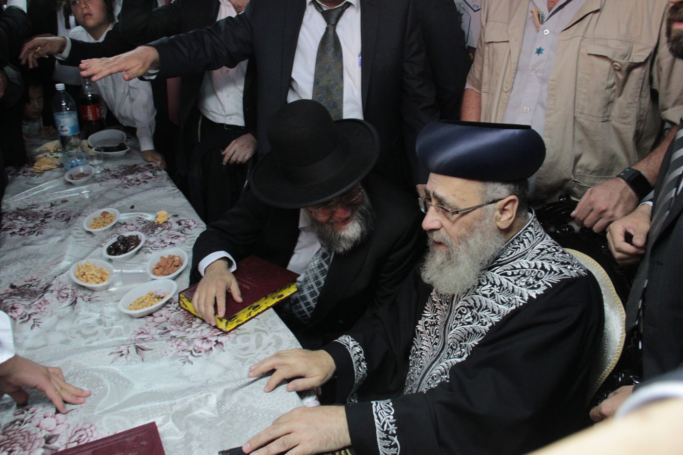 צפו: הקבלת פני רבו בסוכת הראשל"צ