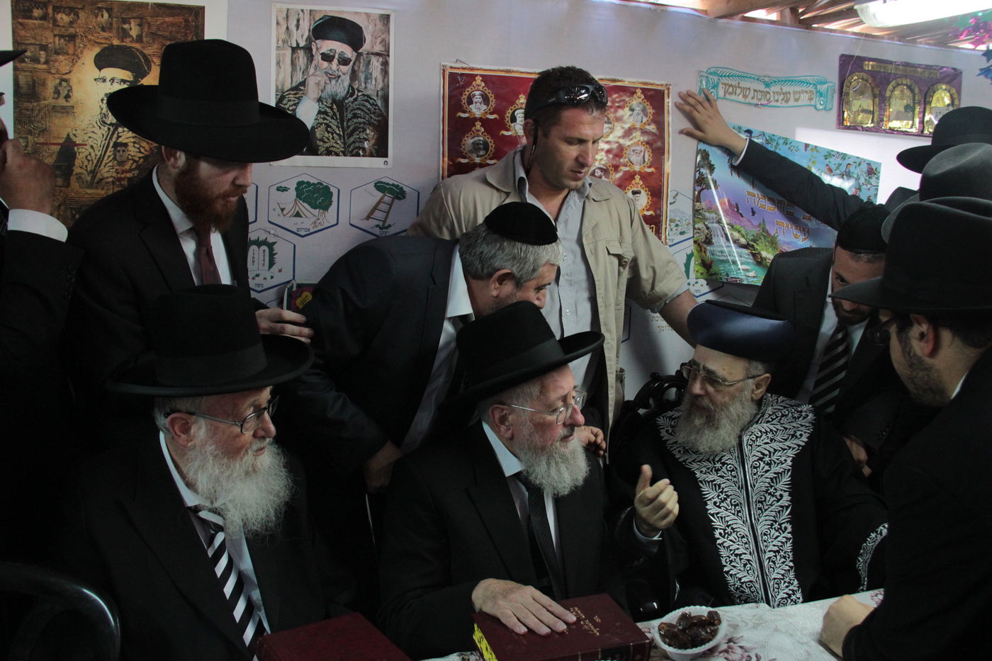 צפו: הקבלת פני רבו בסוכת הראשל"צ