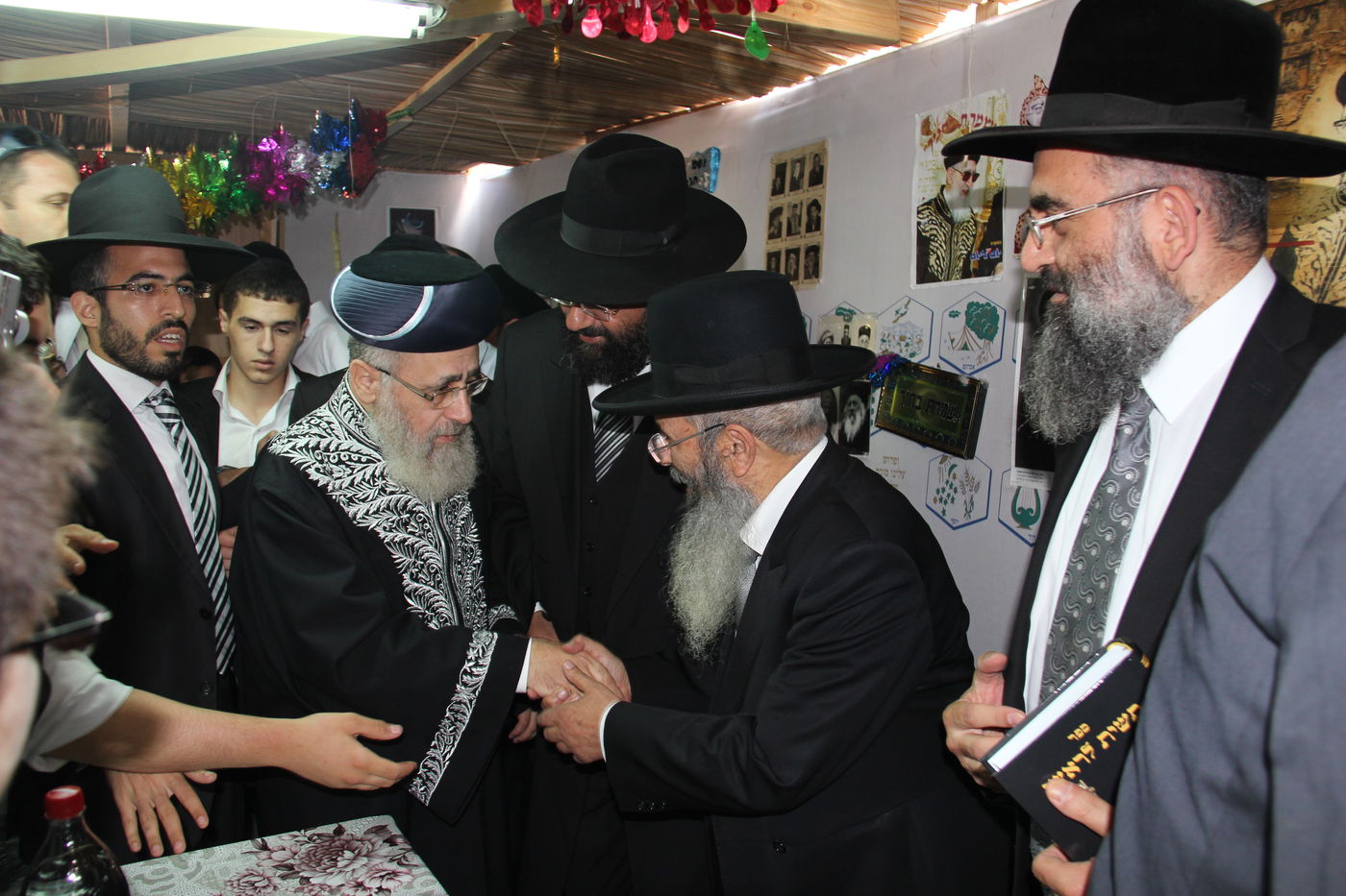 צפו: הקבלת פני רבו בסוכת הראשל"צ