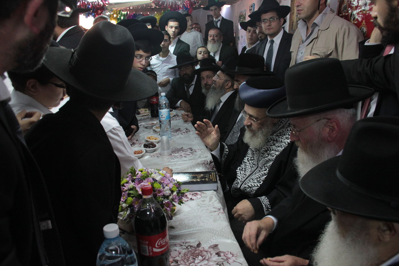 צפו: הקבלת פני רבו בסוכת הראשל"צ