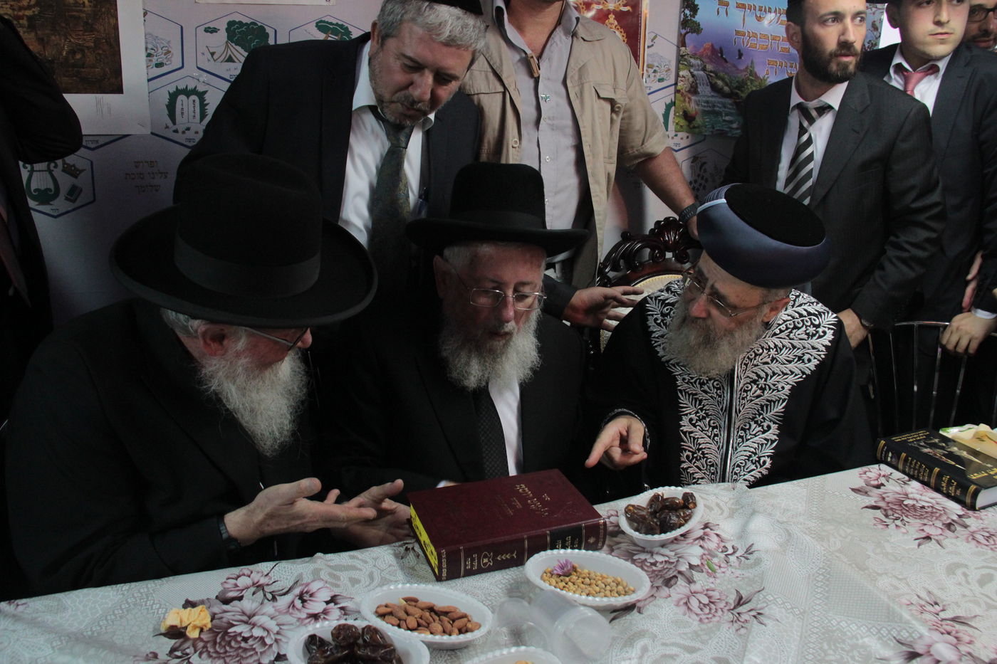 צפו: הקבלת פני רבו בסוכת הראשל"צ