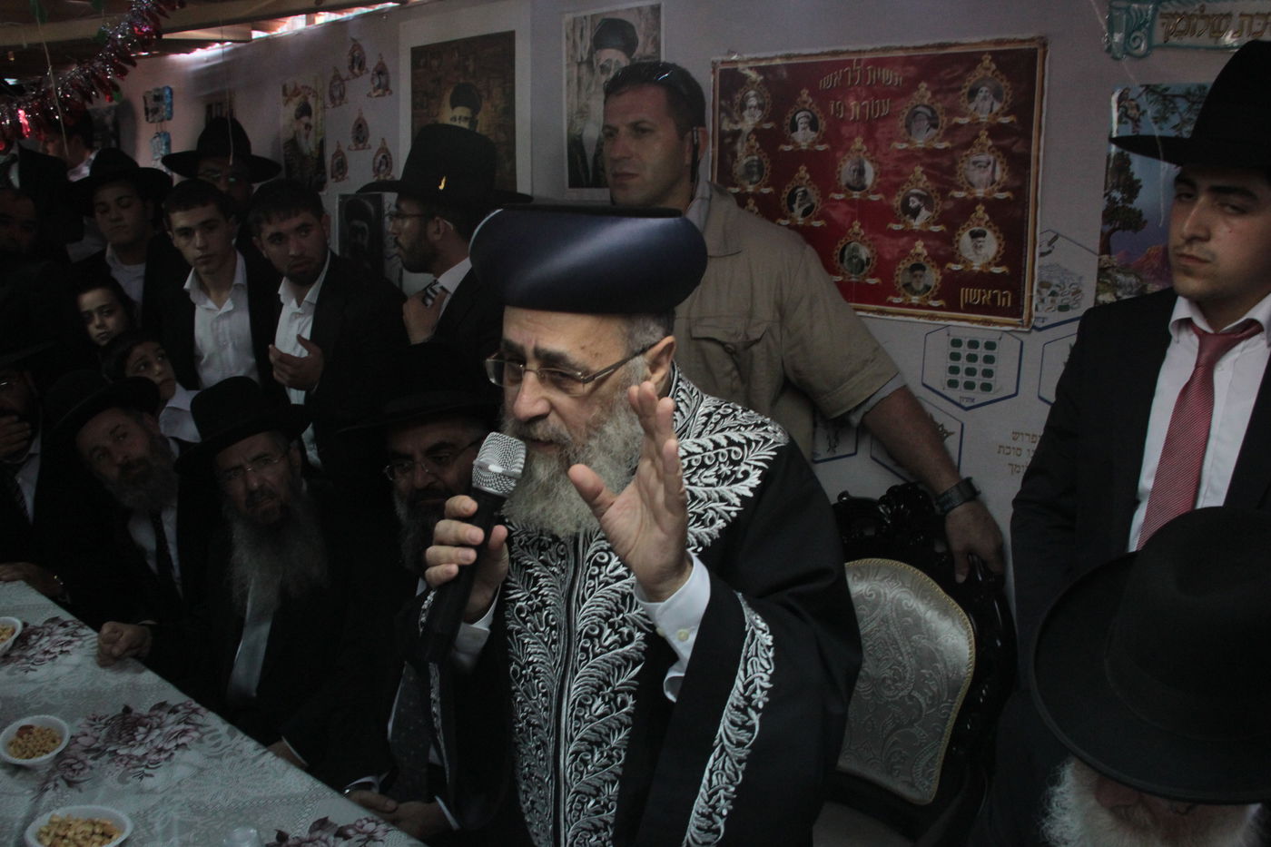 צפו: הקבלת פני רבו בסוכת הראשל"צ