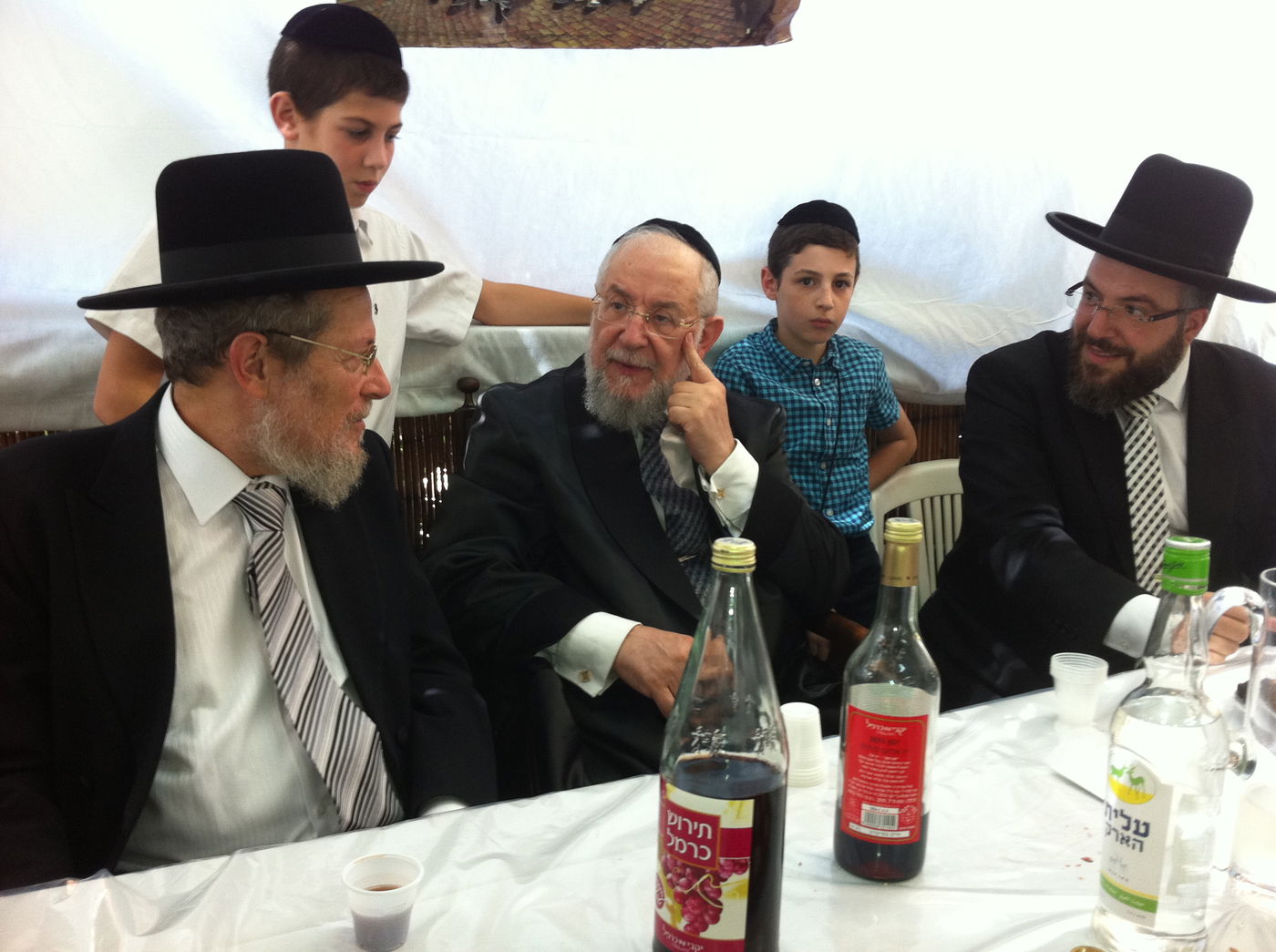 מיוחד ל"כיכר השבת": הרב ישראל מאיר לאו בווארט לחג