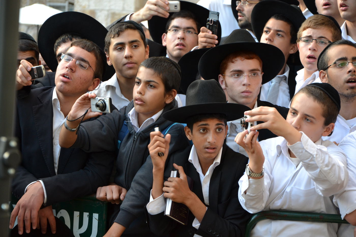 אלפים בעצרת תפילה לרפואת מרן הרב עובדיה יוסף